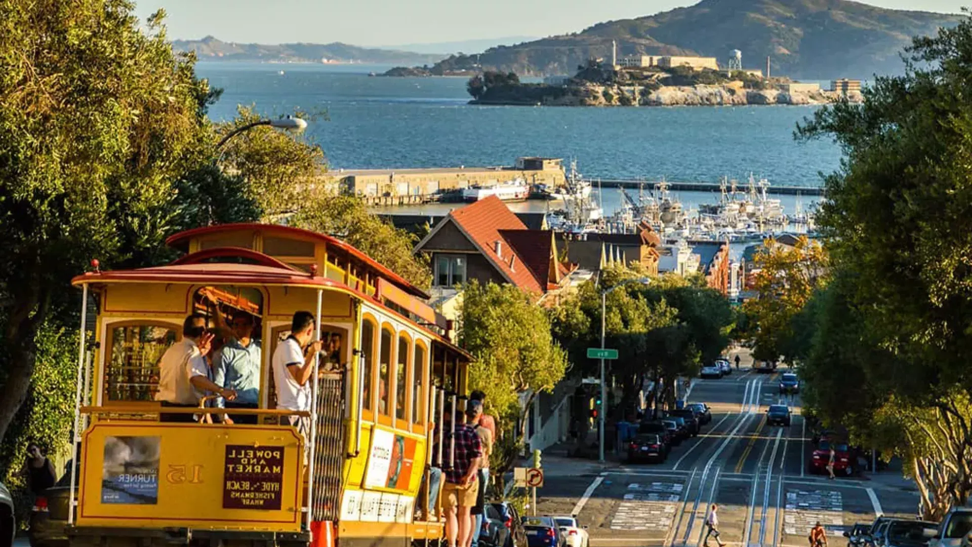 Cable car dans le centre-ville de San Francisco