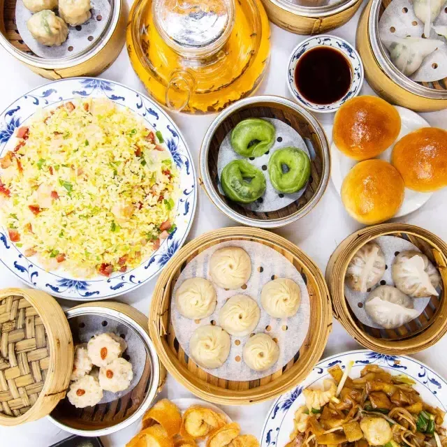 샌프란시스코의 양크 싱 레스토랑에서 다양한 dim sum 요리를 즐겨보세요.